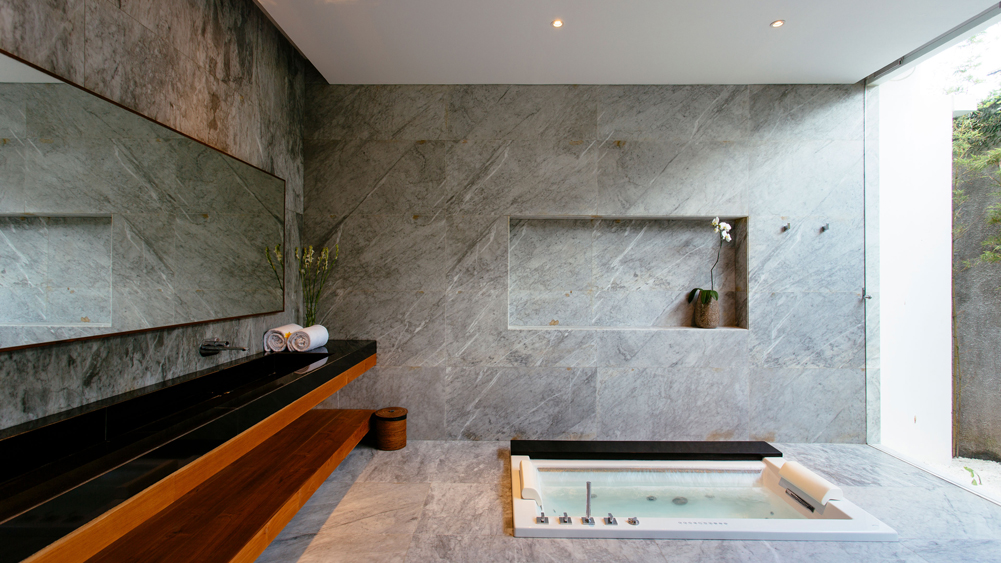 Villa Canggu - Villa south master bedroom ensuite